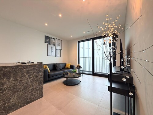 Beautiful 1 bedroom flat w terrace