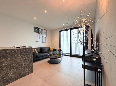 Beautiful 1 bedroom flat w terrace