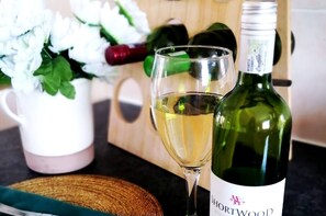 Food and drink - The waterfall outlook NETFLIX,FREE PARKING. WIFI
(Midrand)