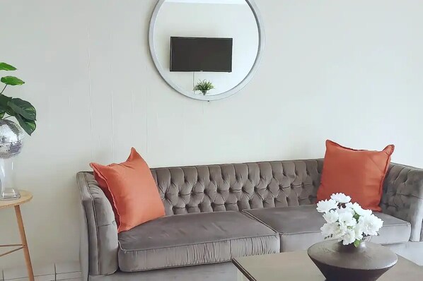 Living area - The waterfall outlook NETFLIX,FREE PARKING. WIFI
(Midrand)