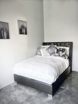 3 chambres, fer et planche Ă repasser, Wi-Fi, draps fournis