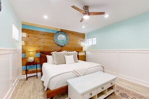 3 bedrooms, iron/ironing board, internet, bed sheets