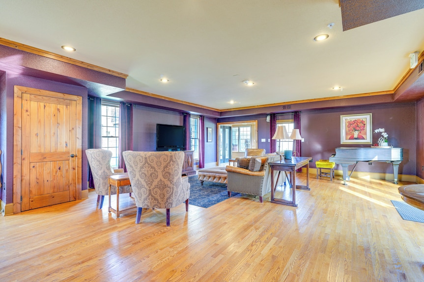 Private Hot Tub: 'Bays View Lodge' In Kingsport! - Fort Patrick Henry Lake, TN