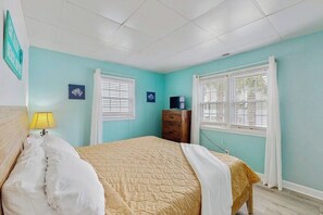 2 bedrooms, iron/ironing board, Internet, bed sheets