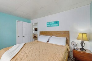 2 bedrooms, iron/ironing board, internet, bed sheets