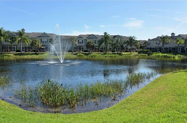 Exterior - 3-bedroom townhome in lovely Bradenton with AC, WiFi, fitness room (Bradenton)