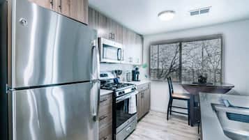 Kochgeschirr/Geschirr/Besteck