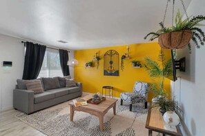 Téléviseur, bureau