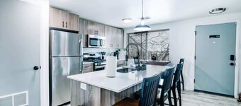 SLC Downtown Peaceful 2Bd 1Ba Strong WiFi