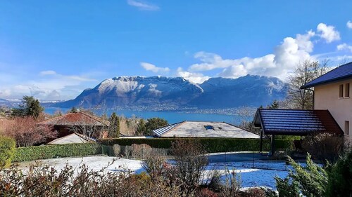 Maison au calme avec très belle vue sur le lac d'Annecy