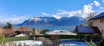 Quiet house with beautiful view of Lake Annecy