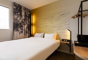 Desk, soundproofing, free WiFi, bed sheets - B&B HOTEL Valenciennes Onnaing 3 étoiles (Onnaing)