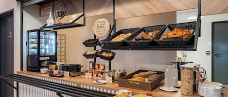 Daily buffet breakfast for a fee