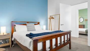 3 dormitoris, escriptori, planxa i posts de planxar i wifi gratuïta