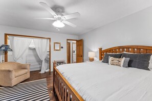 5 bedrooms, desk, iron/ironing board, free WiFi - Dock, Firepit & Cuyuna Trails at Serpent Lake (Crosby)