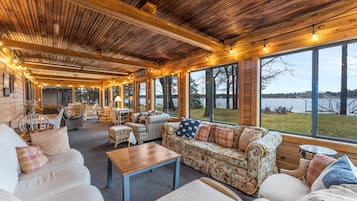 Smart TV, DVD player, books