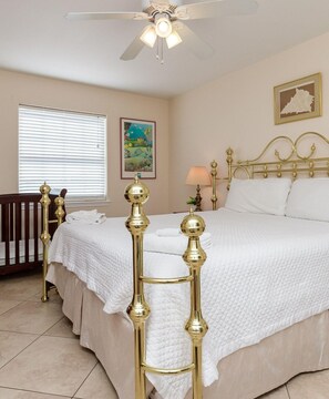 8 bedrooms, desk, iron/ironing board, free WiFi