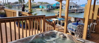 8/4 Island Waterfront 2 Kit Private Pool 2 Hot Tub