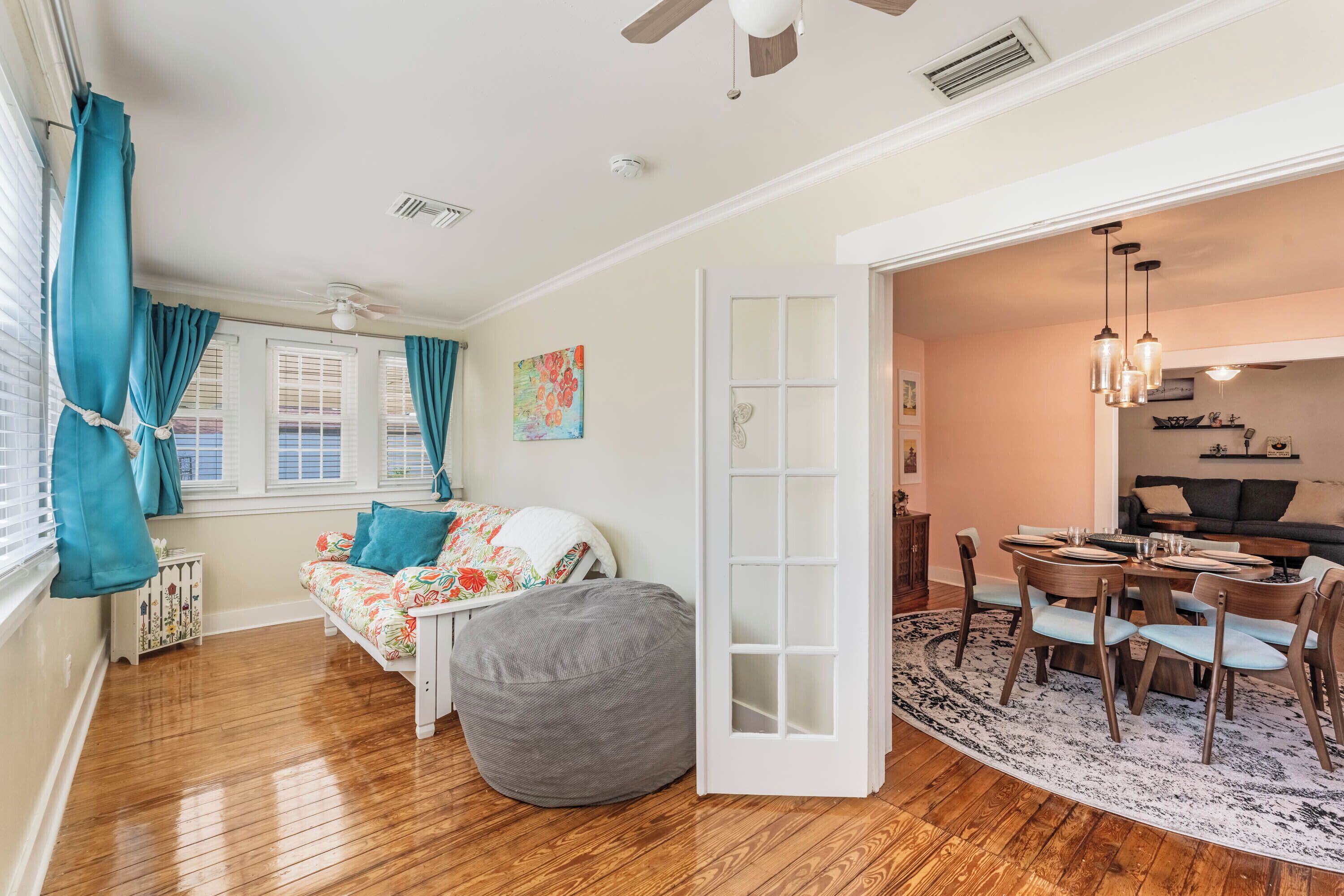 Sanford's Haven, 3 Bedroom, Sleeps 7 - Sanford, FL