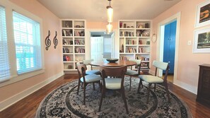 Dining - Sanford's Haven, 3 bedroom, Sleeps 7 (Sanford)