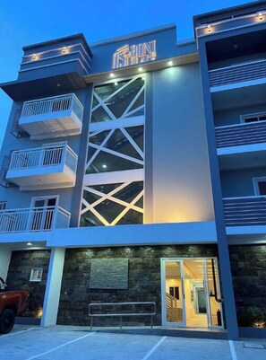 Exterior - Luxury Tropical 1BR
(Angeles)