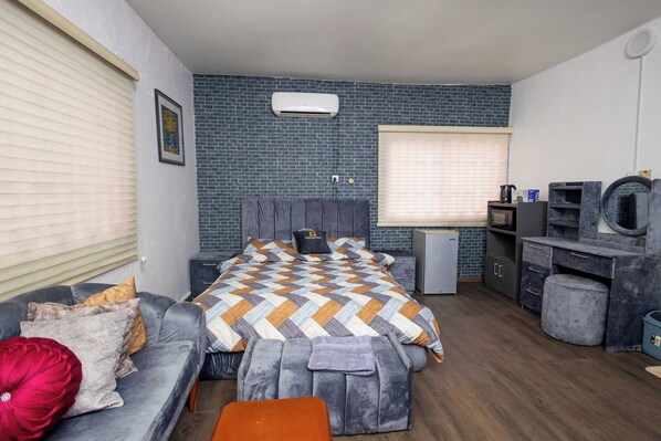 2 多间卧室、WiFi、床单