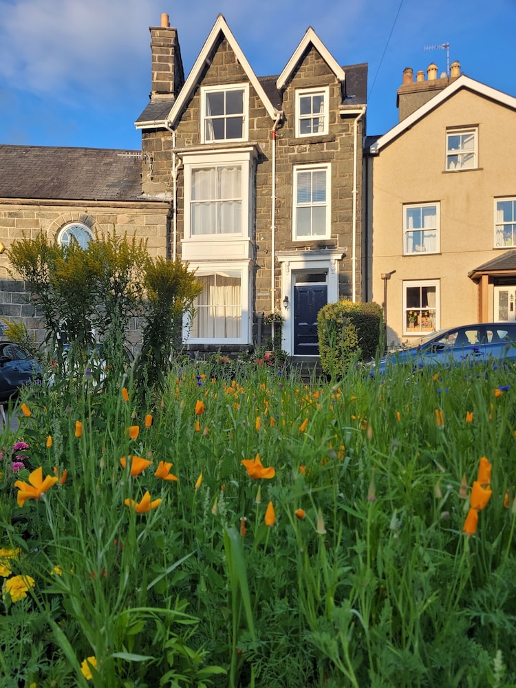 Afallon Townhouse by null