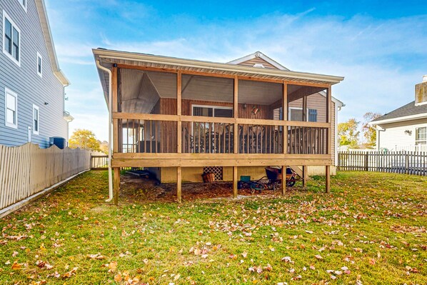 Exterior - Spacious - fully equipped family home, with full kitchen, AC & private deck (Ocean City)