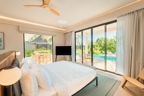 Perhehuvila, 2 makuuhuonetta, yksityinen uima-allas, rantanäköala | Tallelokero huoneessa, työpöytä