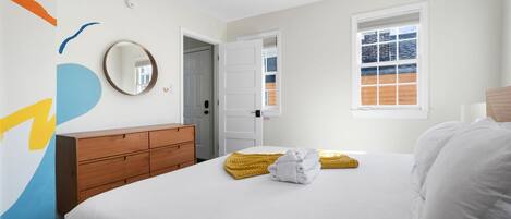 2 habitaciones, tabla de planchar con plancha, wifi y ropa de cama