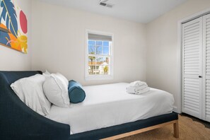 2 chambres, fer et planche à repasser, Wi-Fi, draps fournis