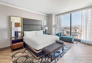 2 bedrooms, in-room safe, desk, iron/ironing board - Las Vegas | Pool & Strip Access | 2BR Plus (Las Vegas)