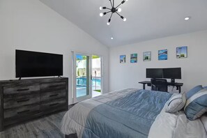 3 bedrooms, desk, iron/ironing board, travel crib