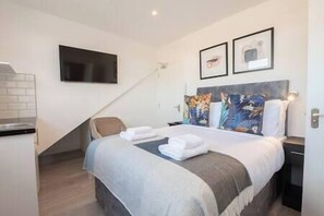 Room - PBC | Studio Apartment in Richmond (Richmond 4) (London)