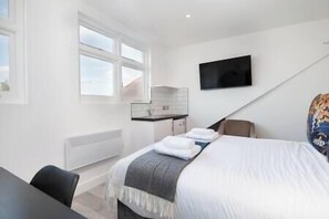 Room - PBC | Studio Apartment in Richmond (Richmond 4) (London)
