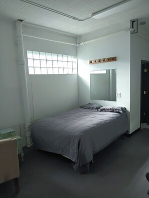 2 室のベッドルーム、アイロン / アイロン台、WiFi、ベッドシーツ