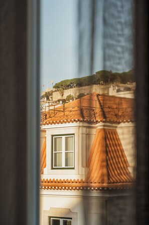 Premium kamer, 1 kingsize bed (Landmark View) | Hypoallergeen beddengoed, een minibar met enkele gratis items