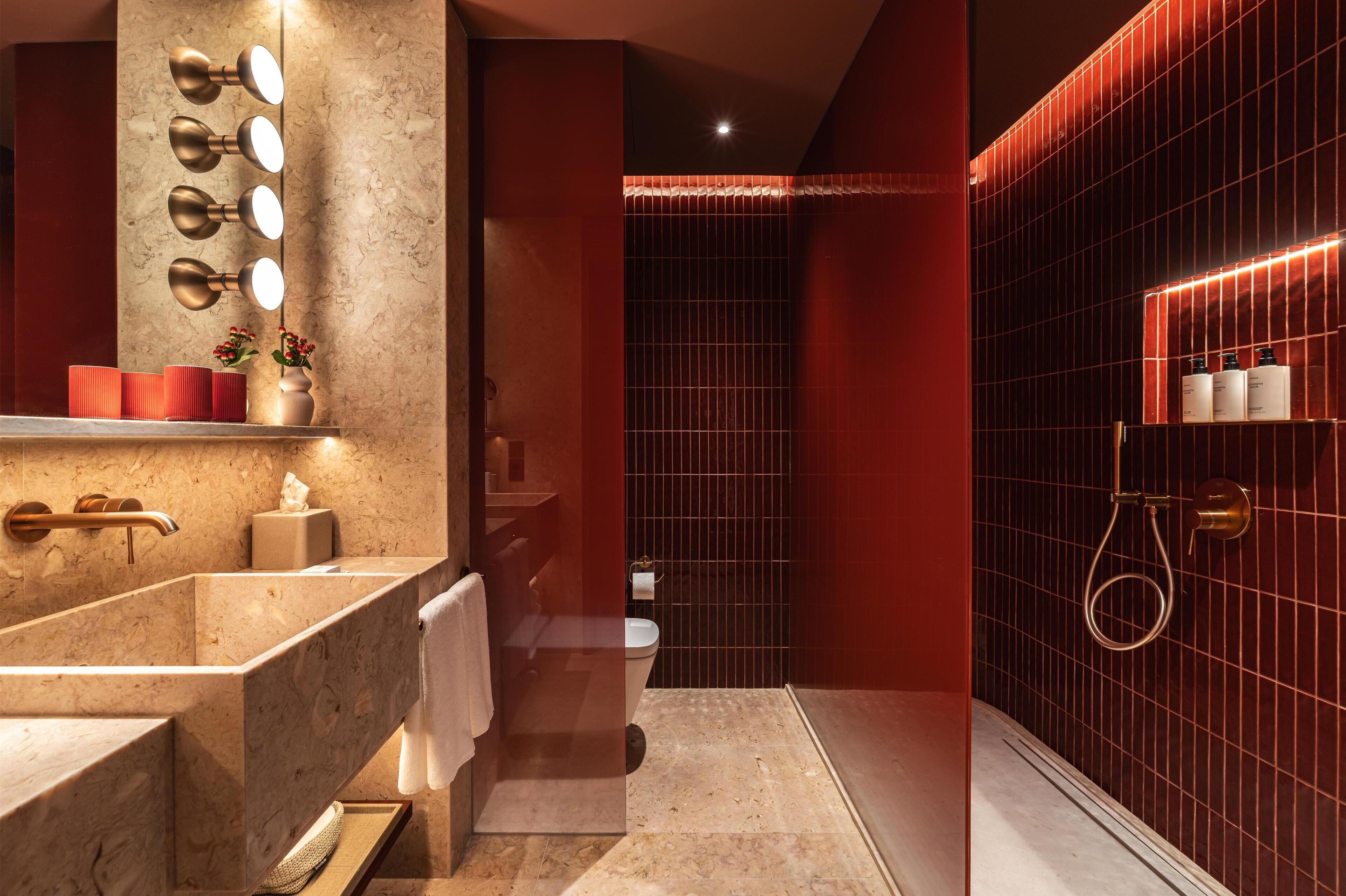 고급 세면용품, 헤어드라이어, 목욕가운, 슬리퍼