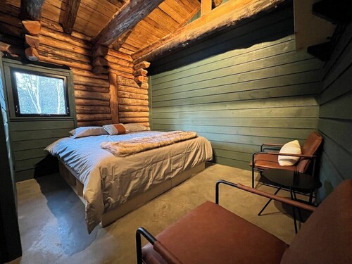 ÖBois Charlevoix: L'Écurie 4 (bedroom)