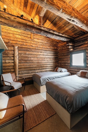 1 bedroom, WiFi, bed sheets - ÖBois Charlevoix: L'Écurie 4 (bedroom) (Saint-Siméon)