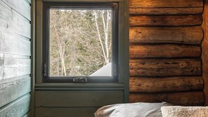 Room - ÖBois Charlevoix: L'Écurie 4 (bedroom) (Saint-Siméon)