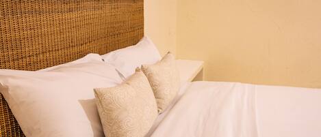 1 bedroom, bed sheets