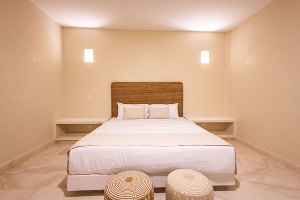 1 bedroom, bed sheets