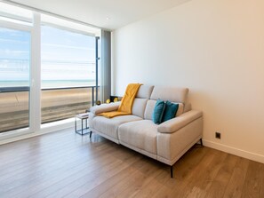 Apartment | Living room - Apartment With Frontal sea View in Raversijde (Ostend)