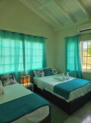 3 bedrooms, iron/ironing board, WiFi, bed sheets