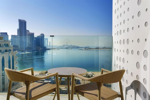 Tumbi Hotel Dubai The Palm, Tapestry Collection by Hilton