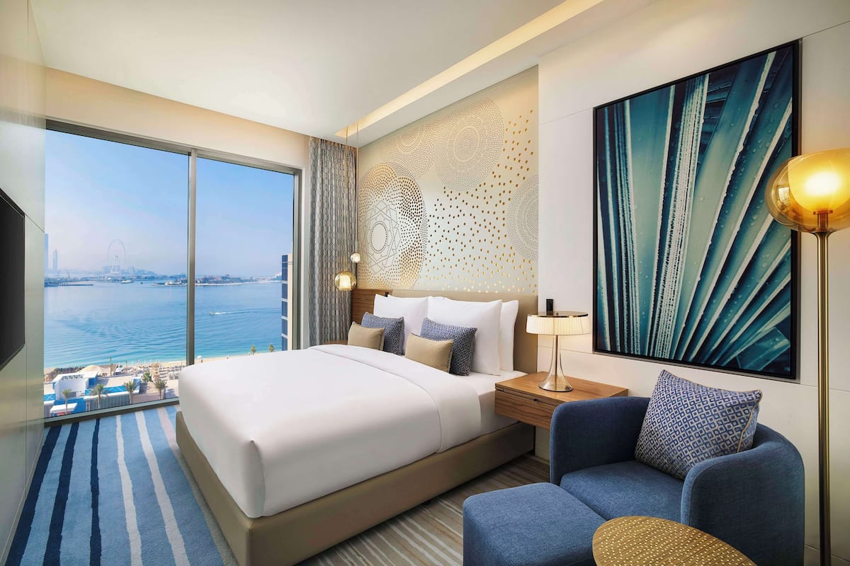 Room, 1 King Bed, Accessible | Free minibar, in-room safe, desk, laptop workspace