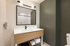 Bathroom - Spark By Hilton Las Vegas Airport (Las Vegas)