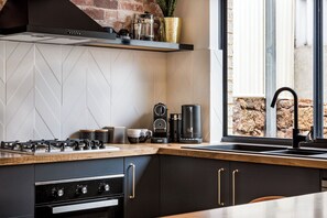 Micro-ondas, fogão, cooktop, lava-louças