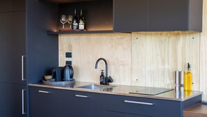 Deluxe Cabin | Private kitchen - Tukare Lookout (Te Anau)